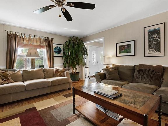 5th image of 237 Sabine Dr