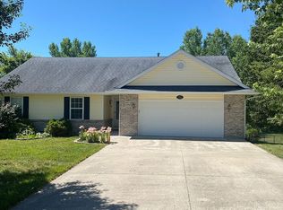 66 E Sandker Ln, Columbia, MO 65202