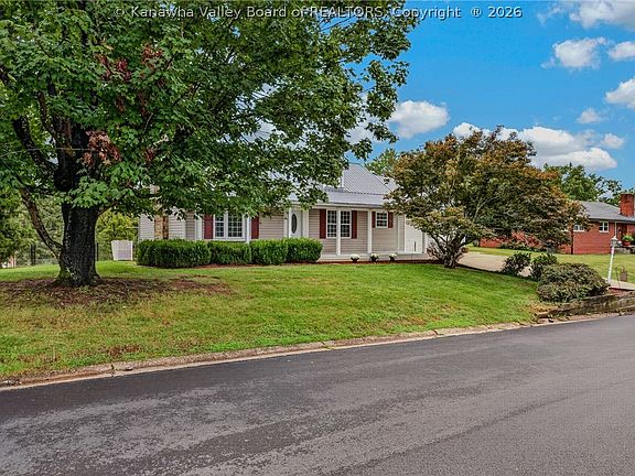 5th image of 314 Cedar Crest Dr