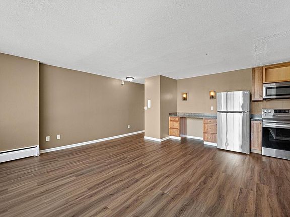 2nd image of 1409 N Prospect AVENUE #302