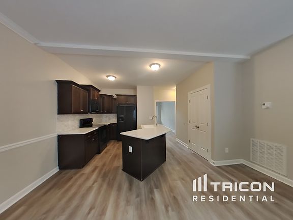 4th image of 4210 Brookline Dr