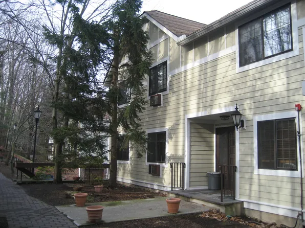 2 Foxwood Dr, Morris Plains, NJ 07950