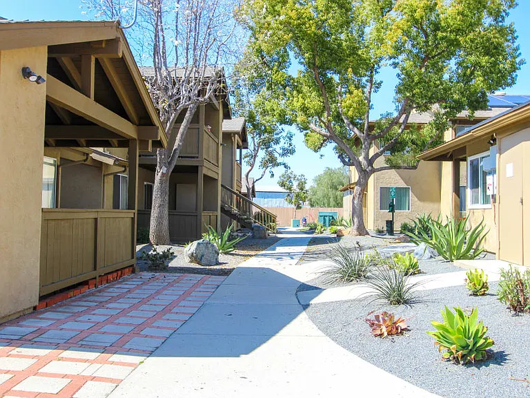 Ramona Vista-Military Housing — Photo 9