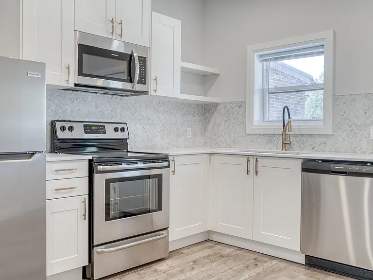 37 Garfield Ave N #1 — Photo 4
