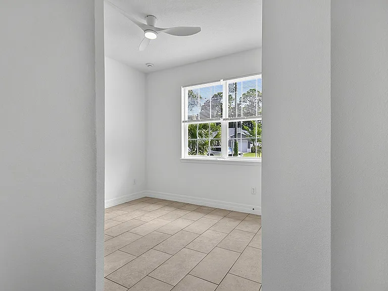 14 Ullynn Pl #A — Photo 42