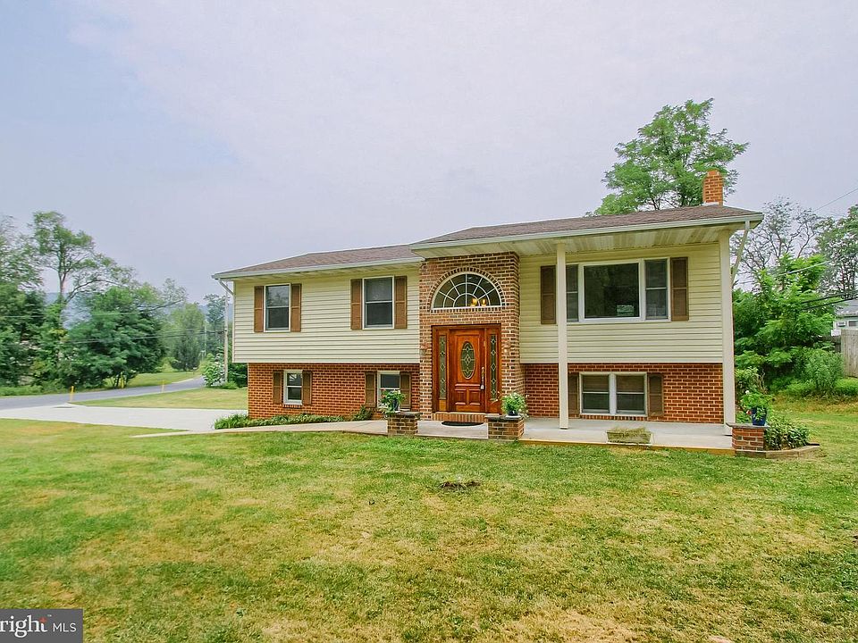 1st image of 3810 Manor Dr