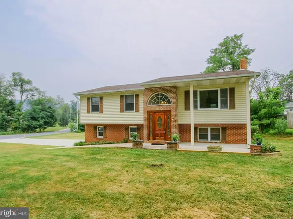 3810 Manor Dr, Harrisburg, PA 17110