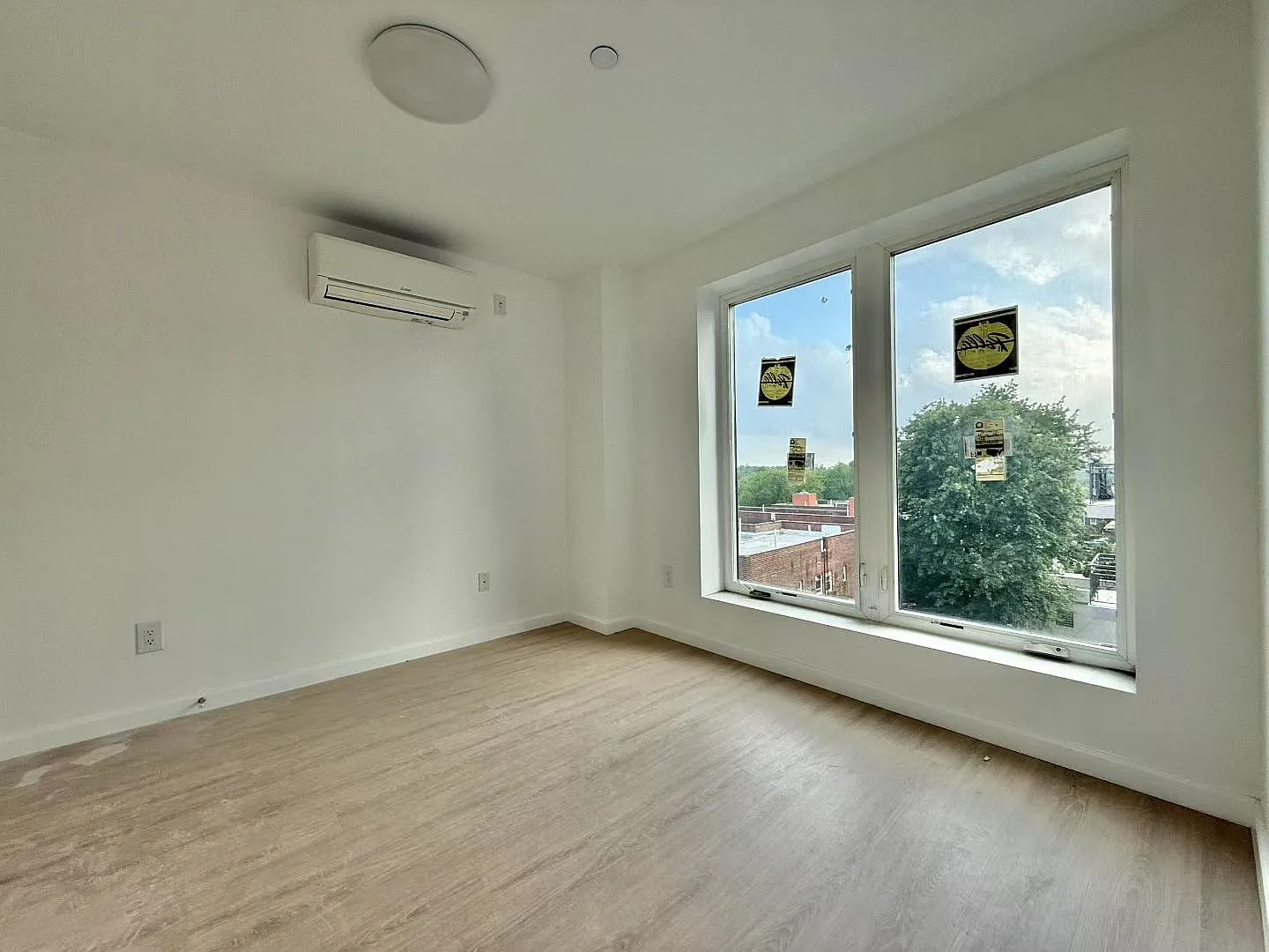 2 bed, 747 sqft, $3,200 — Photo 1