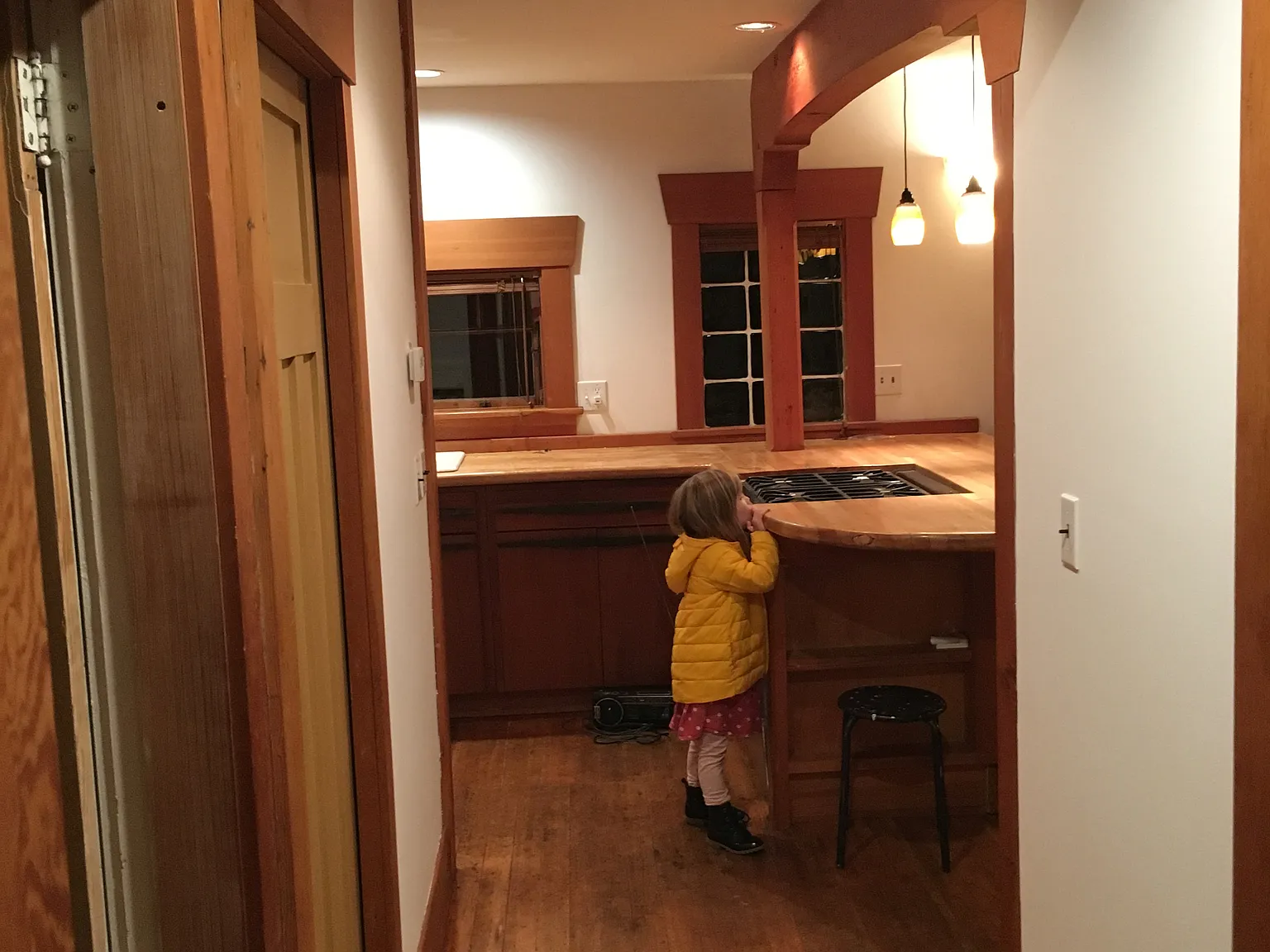 2 bed, 1100 sqft, $3,200 — Photo 2