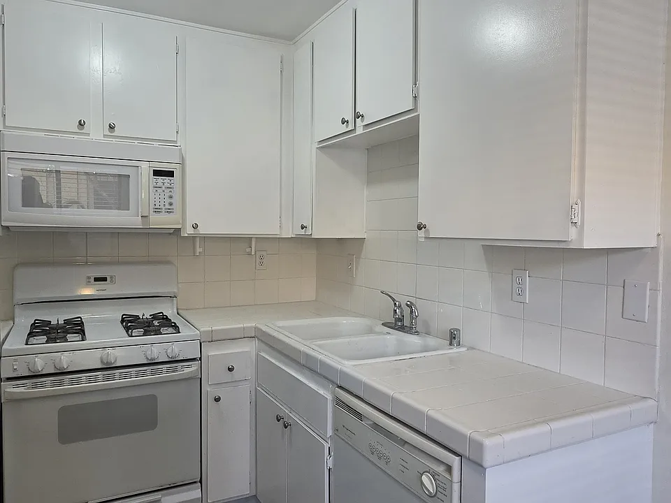 1507 S Euclid Ave #J