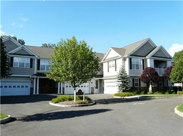 45 Jo Al Ct, Newtown, CT 06470