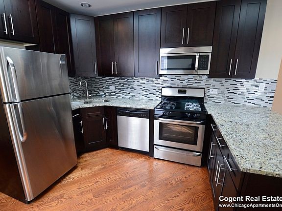 5th image of 5842 N Artesian Ave #2