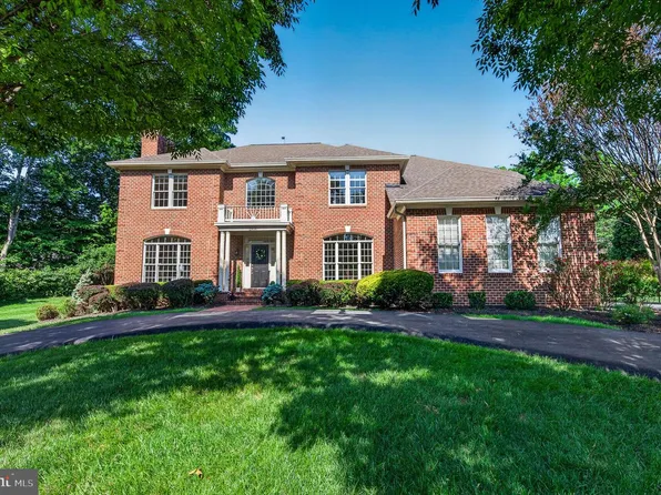 2954 Bonds Ridge Ct, Oakton, VA 22124