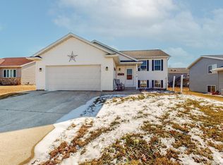 407 8th St NW, Dodge Center, MN 55927