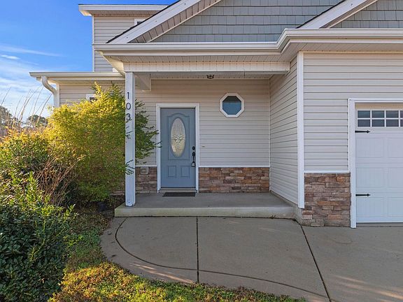 2nd image of 103 Costa Ct