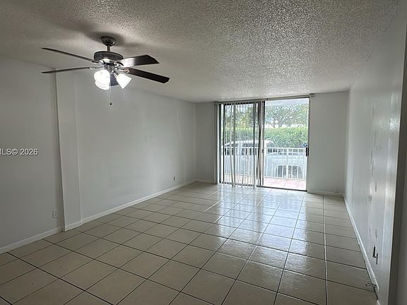 4th image of 500 Executive Center Dr APT 1C