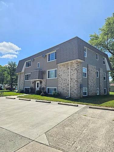 Wesley Court Apartments Photo 1