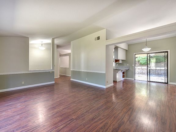 4th image of 3093 Clermont Way