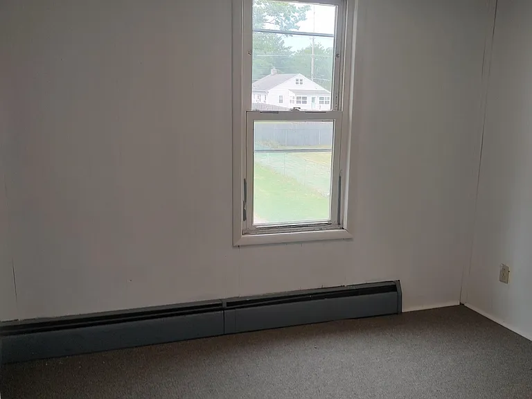 555 Bridgewater Ave — Photo 7