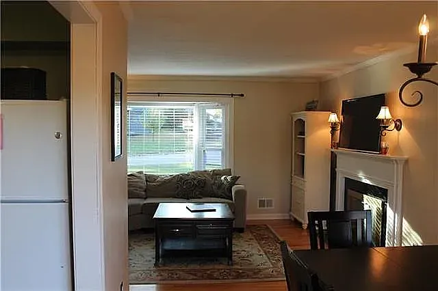 2 bed, 1064 sqft, $2,650 — Photo 4