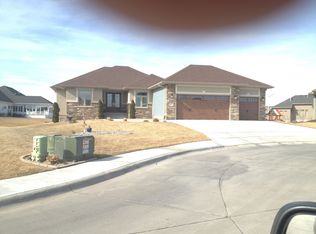 3835 Meadowlark Cir, Grand Island, NE 68803