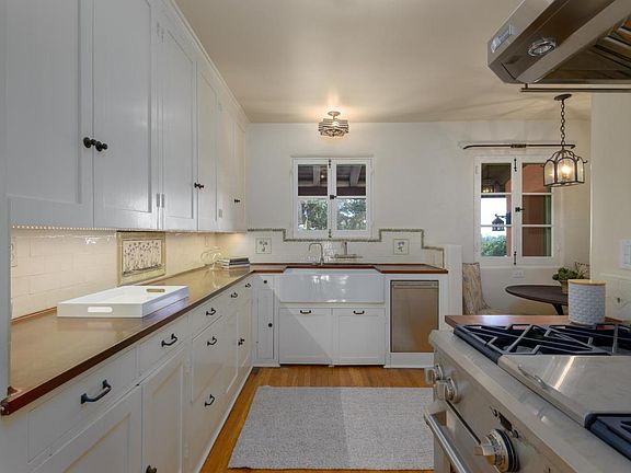 3rd image of 936 Mission Canyon Ln