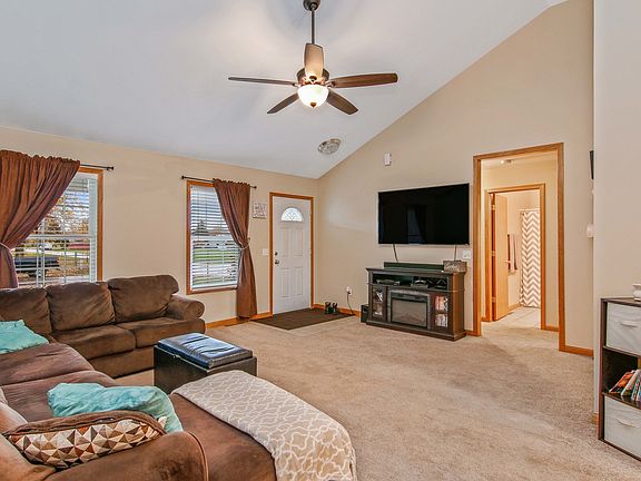 2nd image of 1676 Hilda Dr