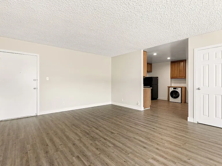Parthenia Terrace Apartments — Photo 53