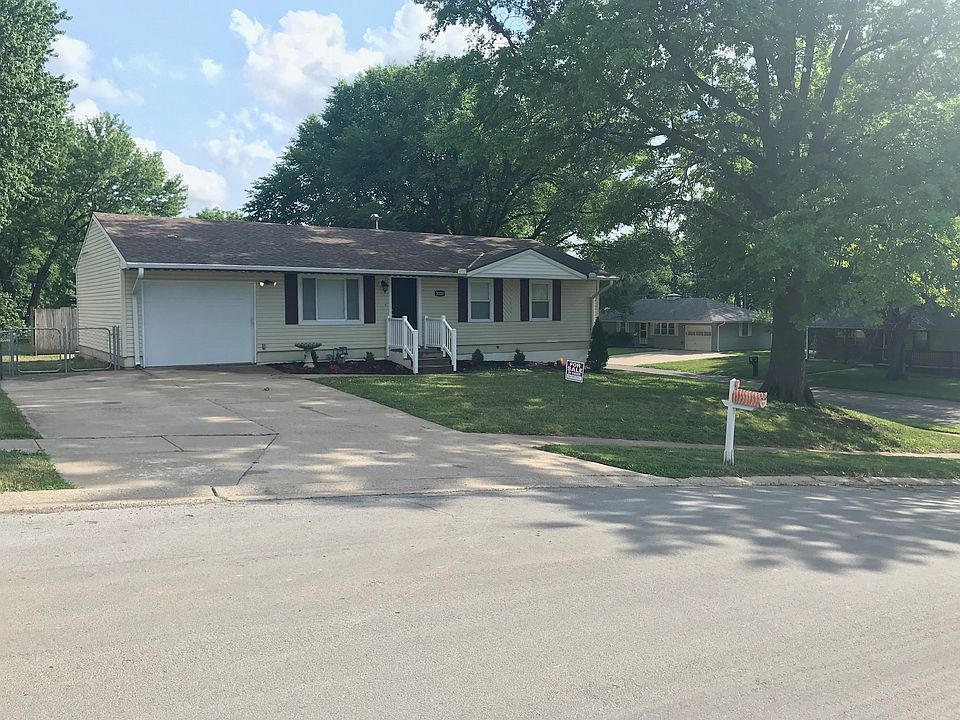 1st image of 3000 Mayfair Dr