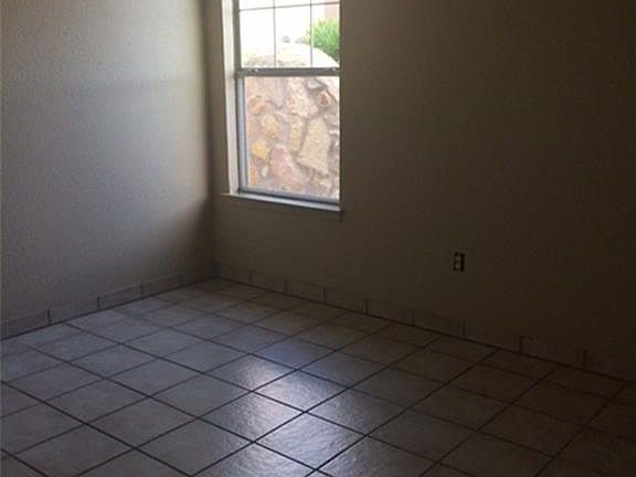 4th image of 307 McClintock Dr Ste 2
