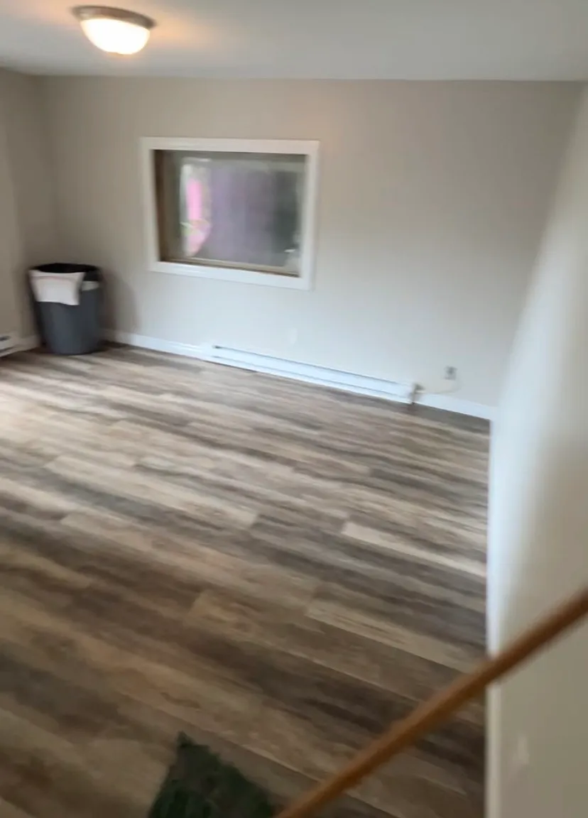 5 bed, 2400 sqft, $950 — Photo 3