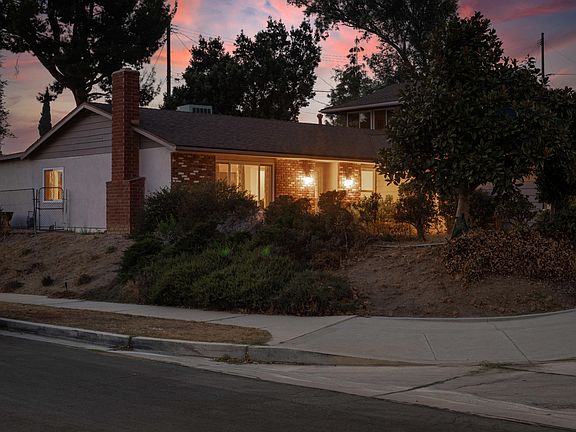 5th image of 9533 Frankirst Ave