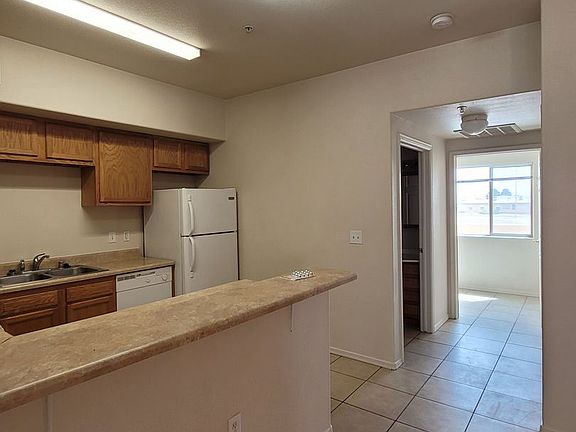4th image of 1000 La Fonda Dr #P