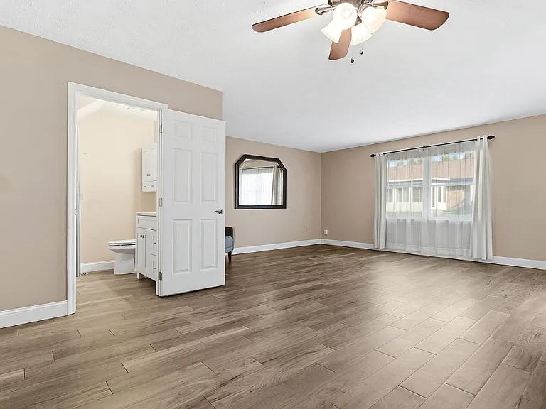 3114 Cymar Dr — Photo 2
