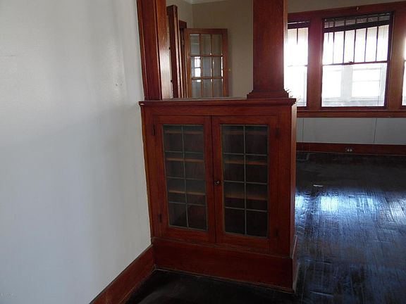 5th image of 1046 Walker Ave NW