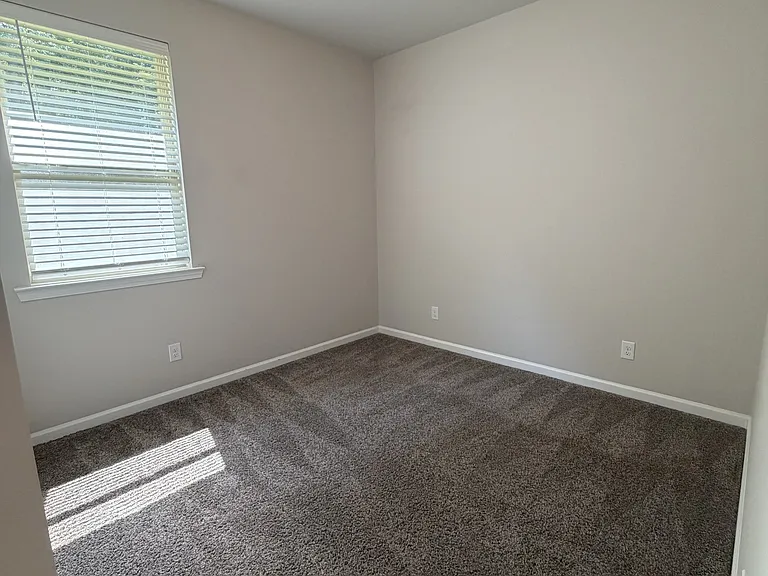 18317 Fox Hollow Loop — Photo 8