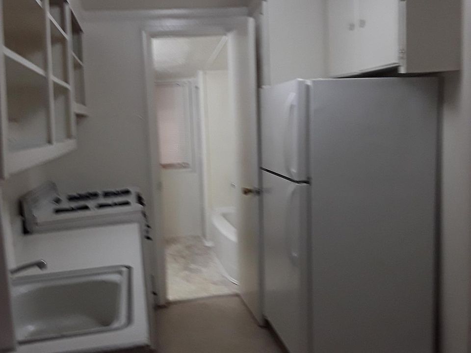 2nd image of 1510 Morland Ave