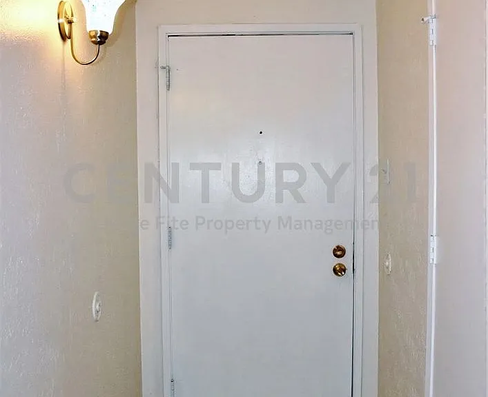 1533 Santa Fe Trl — Photo 2
