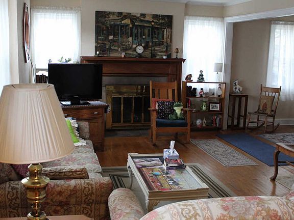 3rd image of 1304 Garrison Ave