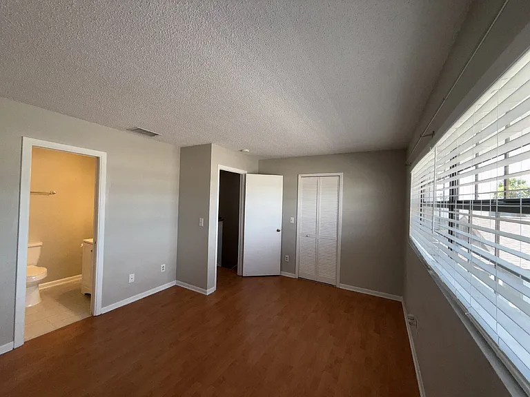 255 Paradise Blvd #10 — Photo 9
