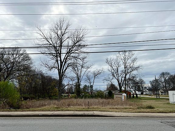 3rd image of 465 W Eastland St