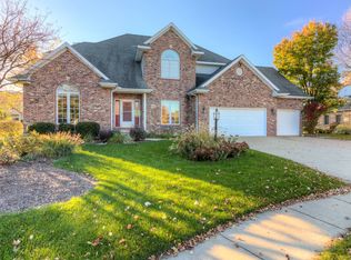 610 Lenox Ct, Champaign, IL 61822