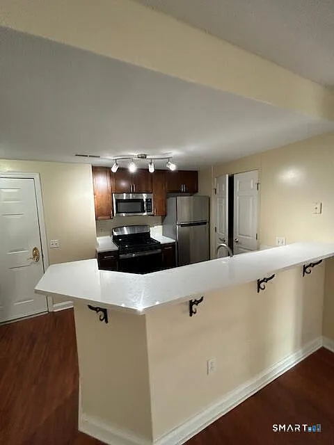 1 bed, 1.0 bath, 770 sqft, $2,050 — Photo 2