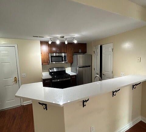 2nd image of 488 Bedford St #423