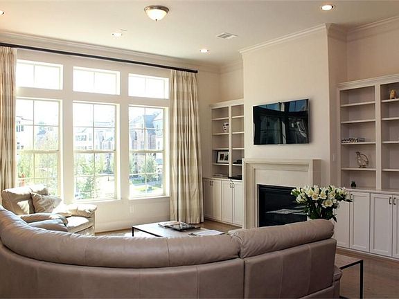 Second floor spacious living!