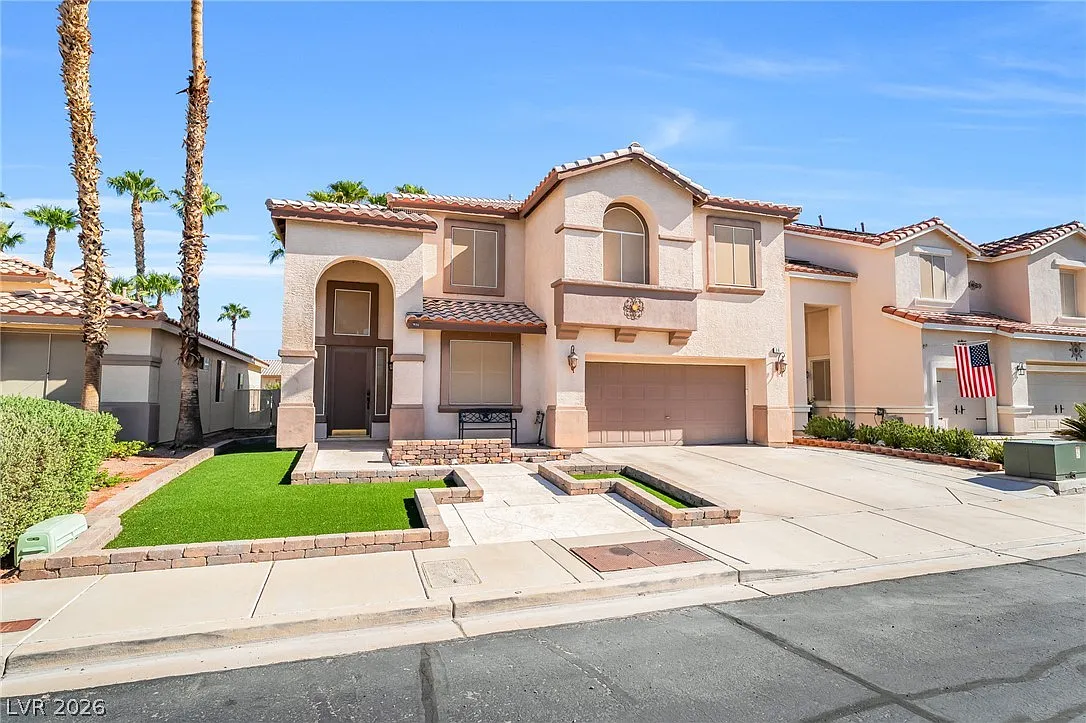 3 bed, 2.5 bath, 2302 sqft, $3,200 — Photo 1