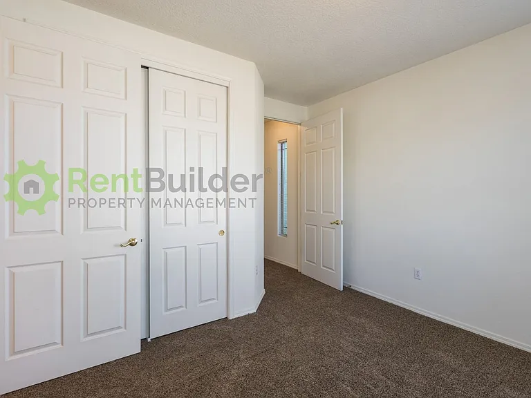 620 3rd St NE — Photo 15