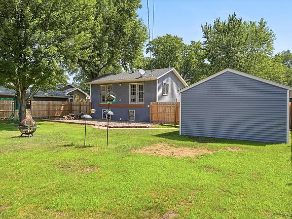 2nd image of 5809 Quail Ave N