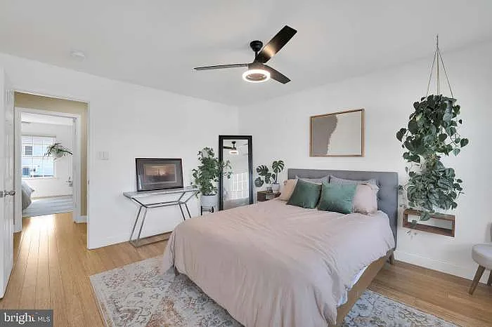 2nd bedroom