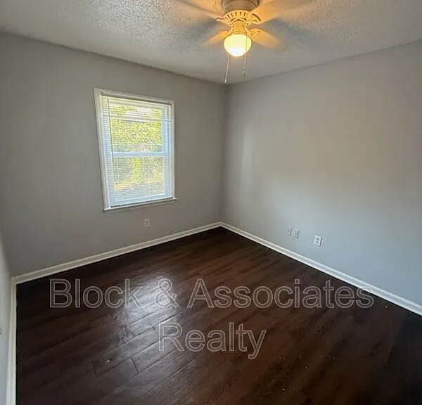 500 N Church St #12 — Photo 3